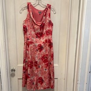 Ann Taylor Pink and Res Floral Scoop Neck Sleeveless 100% Silk Dress Size 0